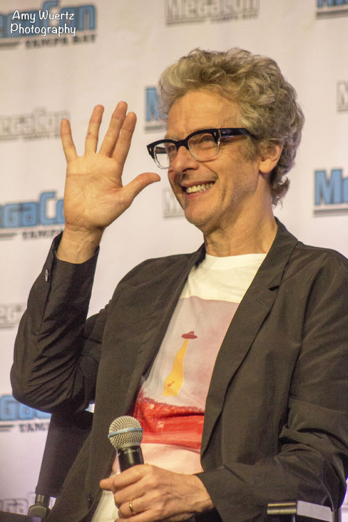 amywuertz-photo:Peter Capaldi at Megacon Tampa 2018 (9/23/18)