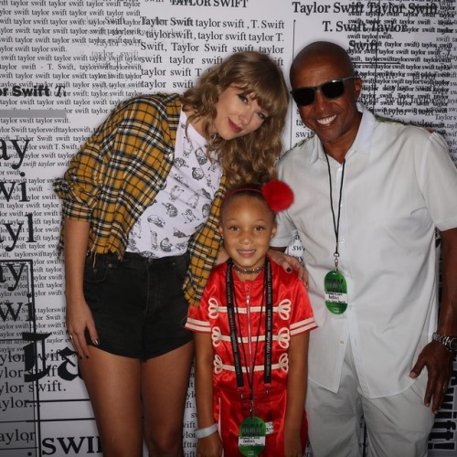 paths-of-my-childhood:kevinlileskwl: #daddydates ❤️ thank you...