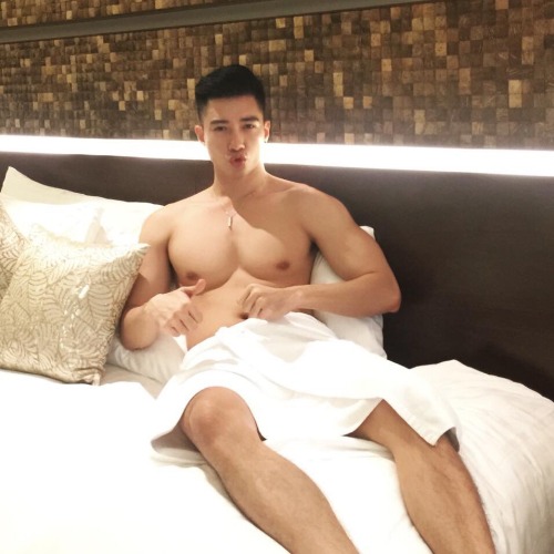 Sexy Asian Guys