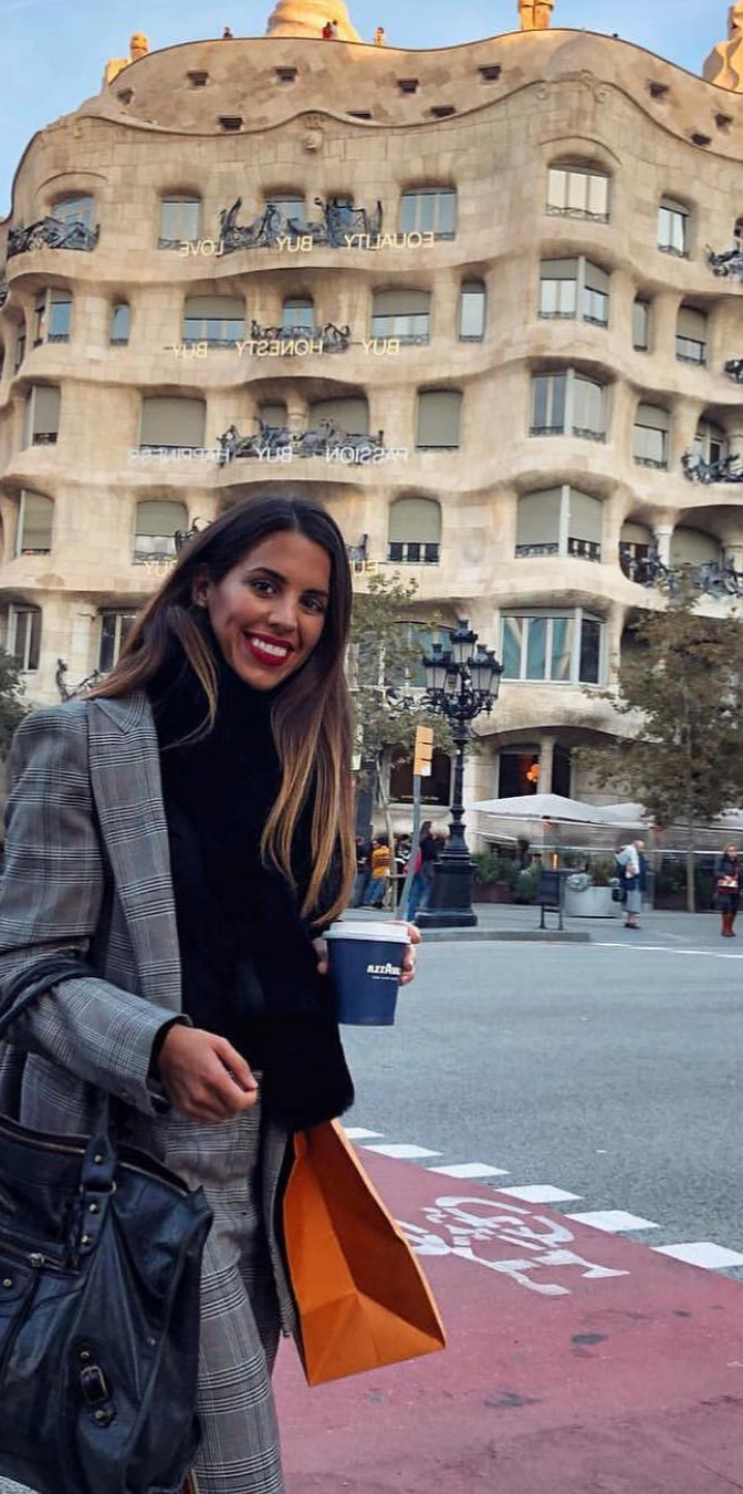 celebrity look alike, outfit definition, beauty, gifts, share becatwalk , zara , outfit , lookoftheday , style , streetstyle , woman , fashion , beautiful , love , instagood , instafashion 