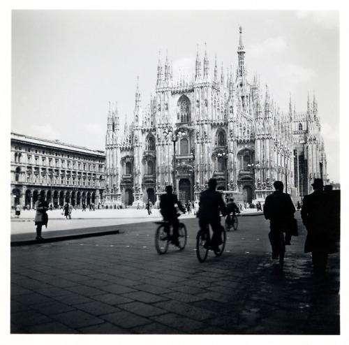 vintageeveryday:Milan’s famous Gothic cathedral on a sunny day...