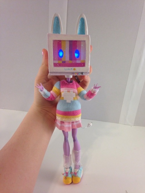 tv head doll