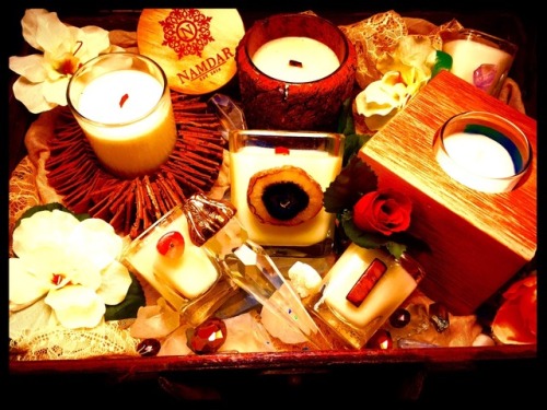 luxury dark luxury luxurious candle candles decor candle decor home decor interior design photography warm design design ideas gifts gift ideas wedding wedding decor decoration fancy lavish couture floral flowers crystal stones rose rich shiny glow wood