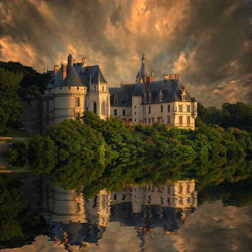 bluepueblo:Reflection, Chateau de Chaumont, Francephoto via...