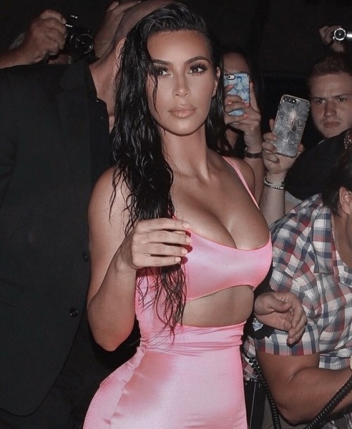 kim kardashian khloe kardashian kylie jenner kendall jenner kourtney kardashian gigi hadid bella hadid birthdaybash pink dress aesthetic hot fashion beauty celebrity mode shopping style shoes clothes dress nails accessories