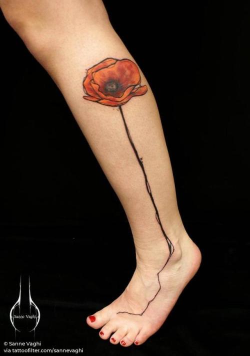 By Sanne Vaghi, done at Zoes Zirkus, Berlin.... flower;leg;abstract;sannevaghi;big;facebook;nature;twitter;poppy
