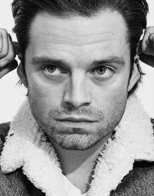 passivesebstan:30/∞ images of sebastian stan