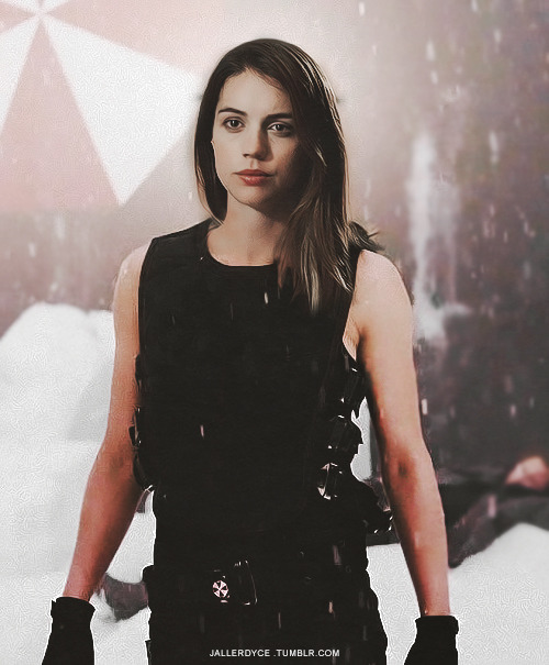 jellyno • TEEN WOLF AU: Resident Evil Cora and Derek as...