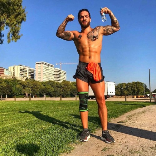 malumadaily:maluma: BUENOS DÍAS VALENCIA! ☀️#unstoppable...