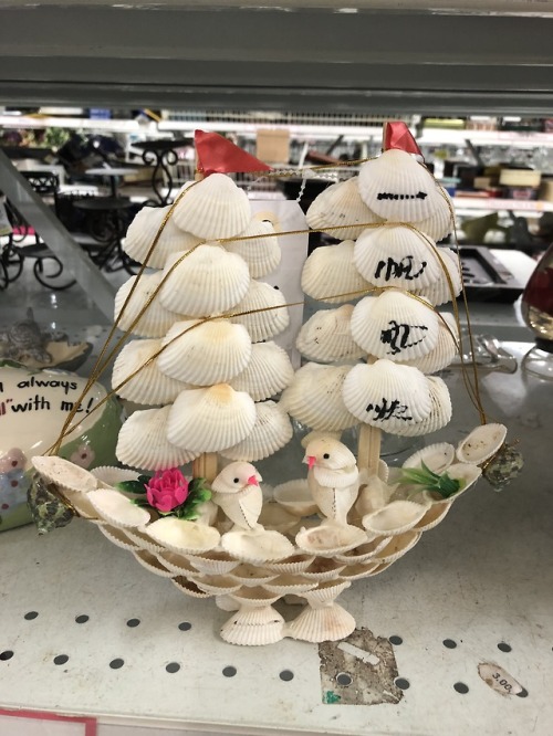 shiftythrifting:Seashells glued to shit, pirate ship edition