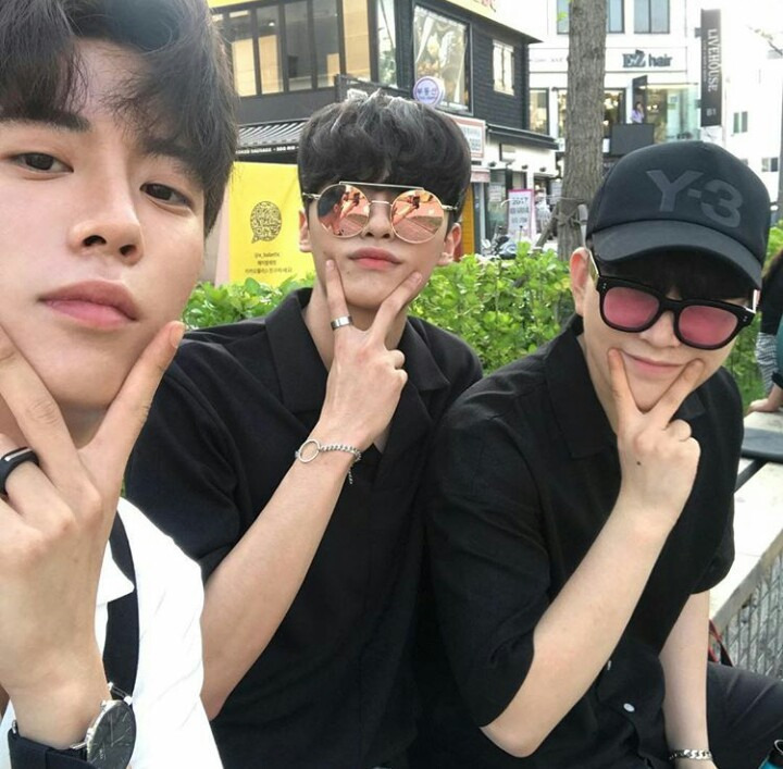 We are friend in korean