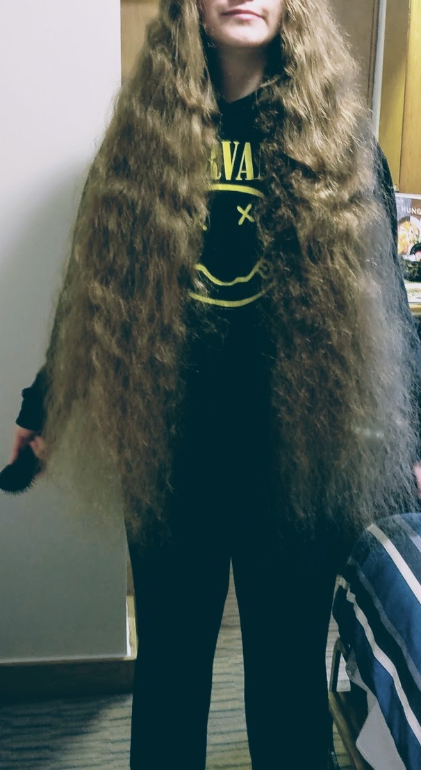The Table Mess This Is Why You Should Never Brush Curly Wavy Hair