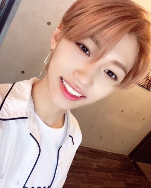 straykidsupdate:realstraykids: 잭슨 선배님 사진을 찾았어요~~~I’ve found...