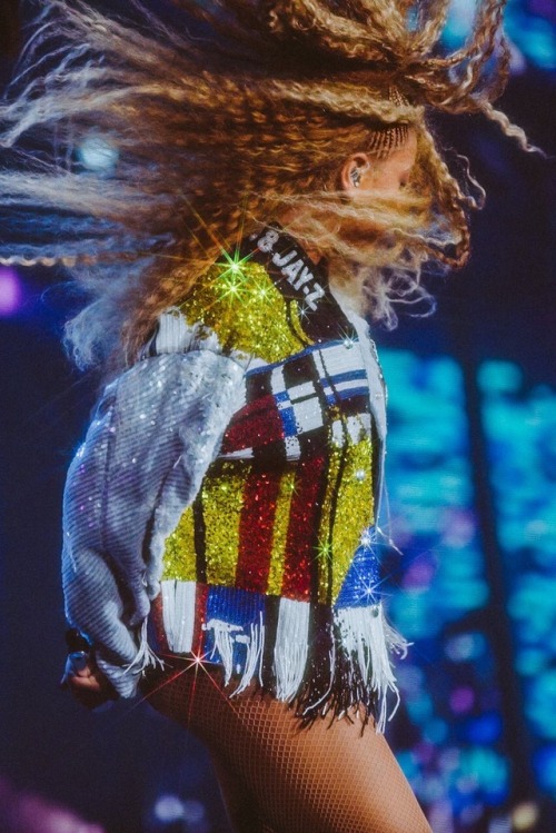 beyhive1992:East Rutherford, 03/08