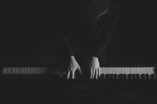 dark darkness piano minimal classical music