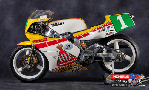 itsbrucemclaren:——– 1986 Carlos Lavado Yamaha YZR250...