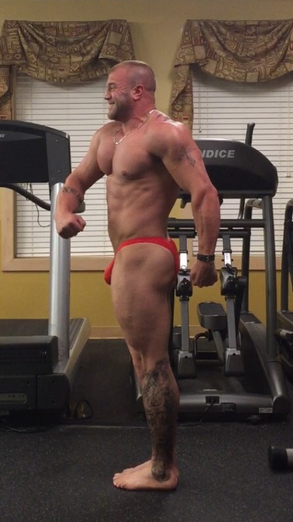 4 WEEKS OUT @220lbs