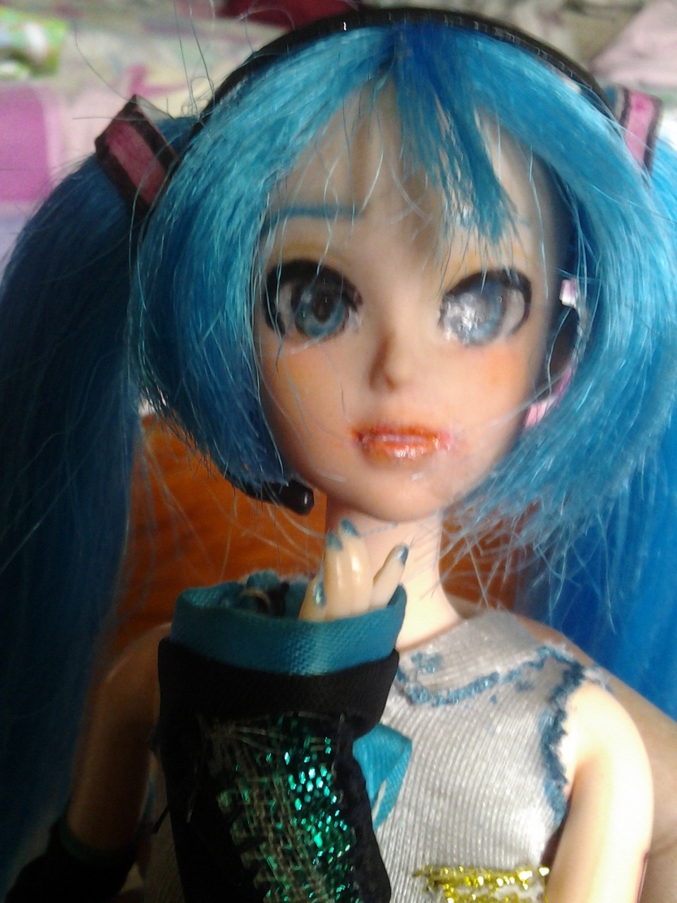 creepy hatsune miku doll