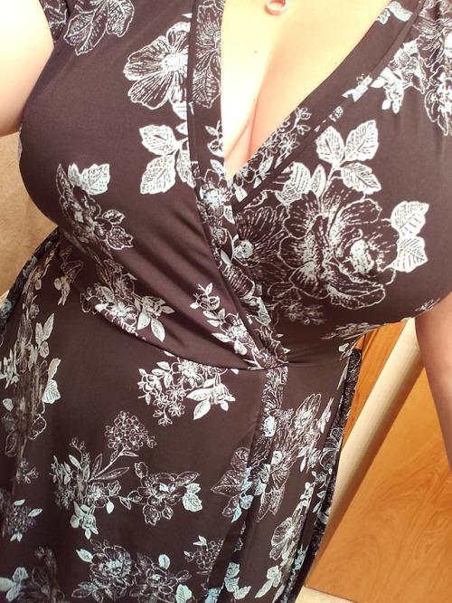 voodoopussy1000:Got a new dress, what do we think bra or no...