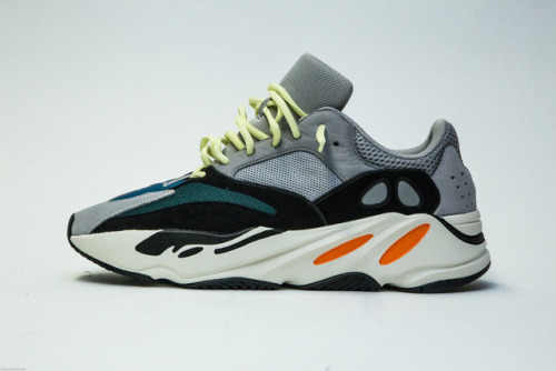 bowmedia:YEEZY WAVE RUNNER 700ig bayo_worldig professorfinesse...