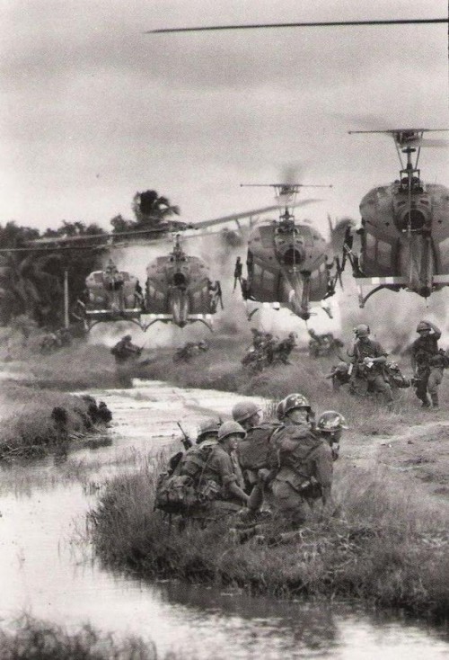 warlord-invictus:War in Vietnam.