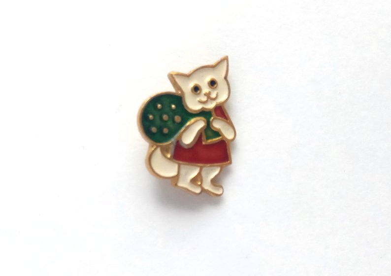 Cat with a bag vintage enamel pin