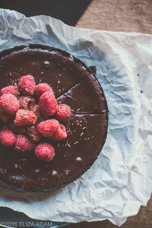 fullcravings:Chocolate Raspberry Truffle Tart