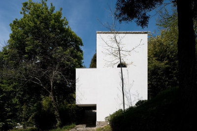 subtilitas:<br /><br />Alvaro Siza - Chapel in St. Ovídio Farm, Lousada 2002. Via, photos © Fernando Guerra. 