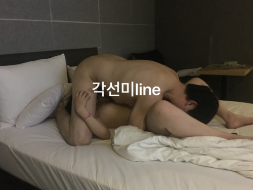 gaksunmilineee:한분 하고 가시고, 다른 초대남분과 친한형님 오셔서 웃고 떠들고 떡치다 맥주먹고...