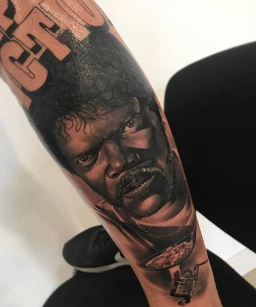By Sergio González · Doce, done at 12 Lágrimas Tattoo, Mislata.... black and grey;fictional character;patriotic;jules winnfield;big;united states of america;character;facebook;twitter;portrait;samuel l jackson;pulp fiction;sergiogonzalez;film and book;leg