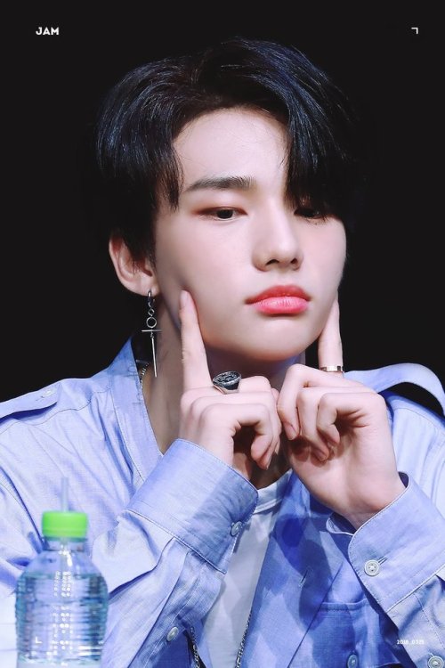 yourdailyhyunjin:© JAM