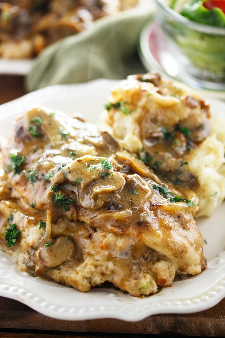 Healthy Pouch Low Carb Olive Garden Stuffed Chicken Marsala