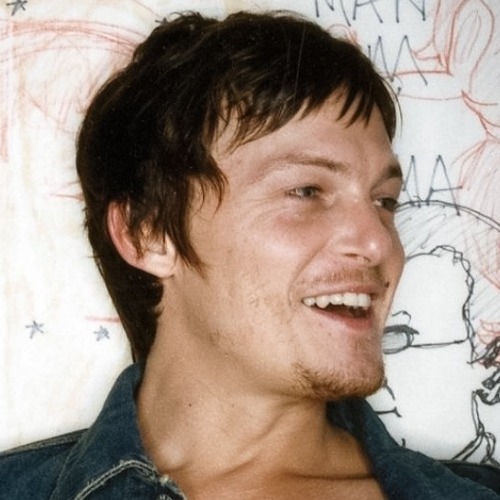 ninetyicons:norman reeduso amor da minha vidaaalike se...