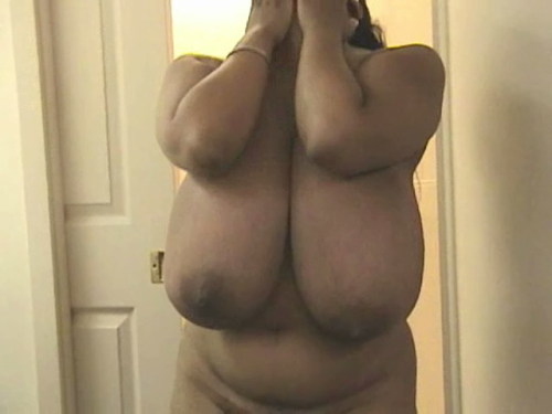 technospatluvbbw:She is So Sexy, but she wont show her face....