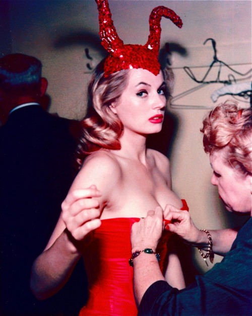 oldschoolcelebrities:Anita Ekberg, 1955