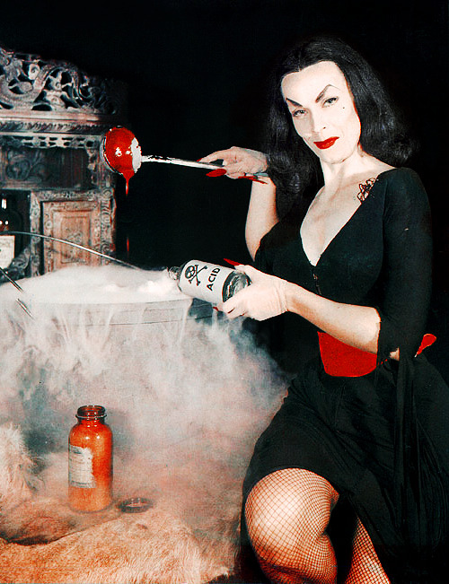 vintagegal:Vampira c. 1950s