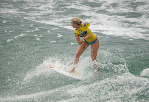 thesurfgirl:Bethany-Hamilton looking rad.She survived a shark...