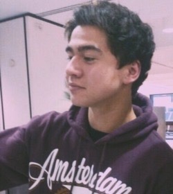 calumspeachy:Calum being his cute self for @calumsababe...