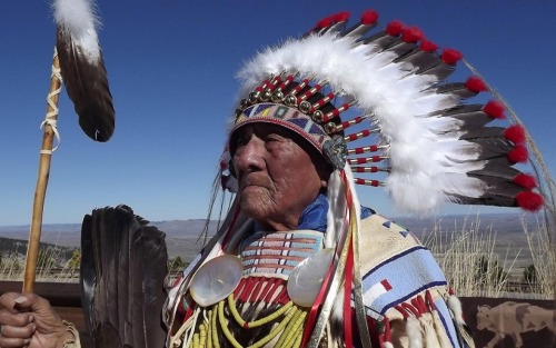 peerintothepast:Dr. Joe Medicine Crow, the last living Plains...