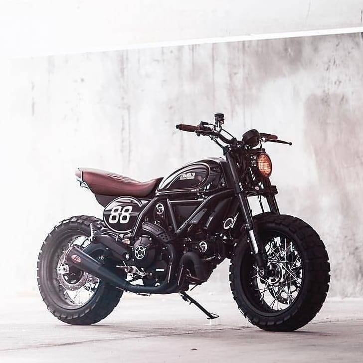 | @TheMotoBlogs | #TheMotoBlog |
Checkout this stunning Ducati Scambler build ready to rip up the dirt by @cohnracers —————————————————-
Builder @cohnracers
Photo @raw350
Follow @themotoblogs (at Miami,...