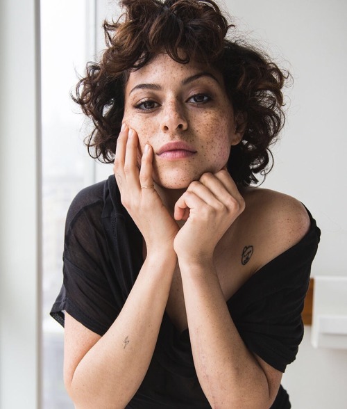 teddydirt:Alia Shawkat for Nylon