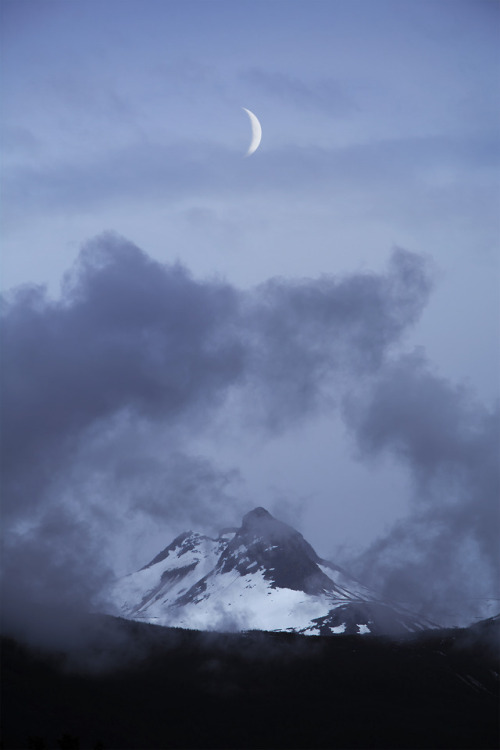 escapekit:Moments With the MoonNorway-based...