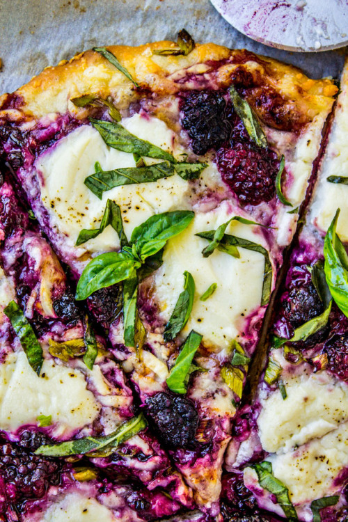 savorytoothgirl:Blackberry Ricotta Pizza with Basil