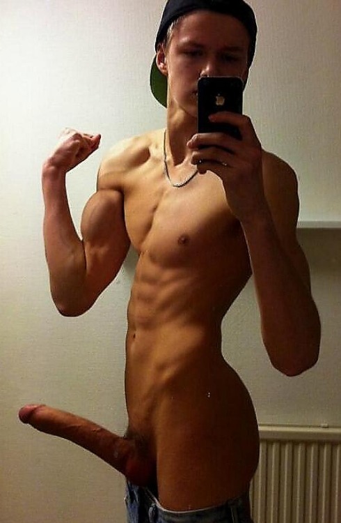 twinkmenow:Jerking Selfies- losing faith in humanity yet...