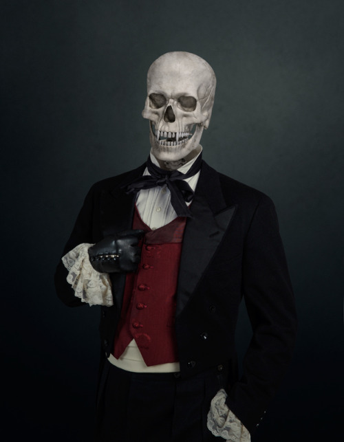 steampunktendencies:Skulls of the Villains by Travis...