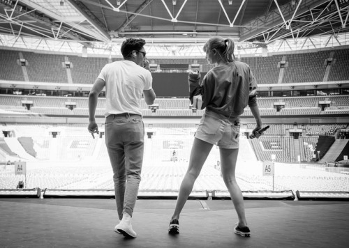 tswiftdaily:taylorswift: Soundcheck at Wembley Stadium with this...