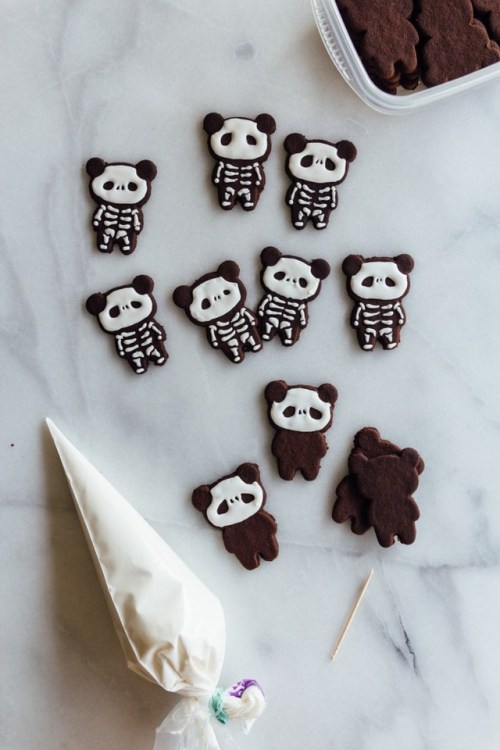 littleprincessfullawuv:sweetoothgirl:Skeleton Bear Oreo...