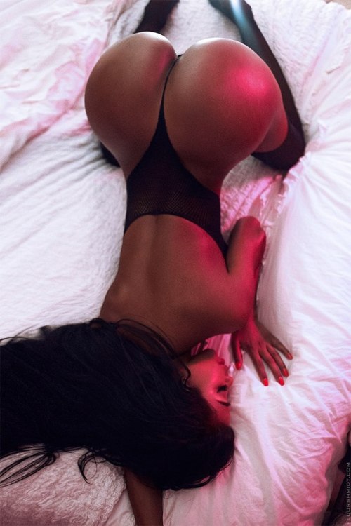 blackbonnielovesyou:Sexy 