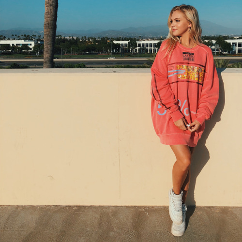 jordynonline:Jordyn Jones casual in Long Beach 