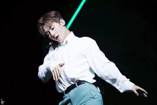 nuestkings:Minhyun performing at Music Bank in Berlin